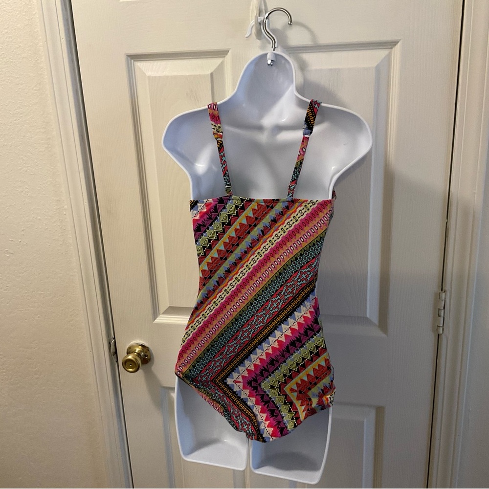 Colorful Patterned Swimsuit - Picture 4 of 11